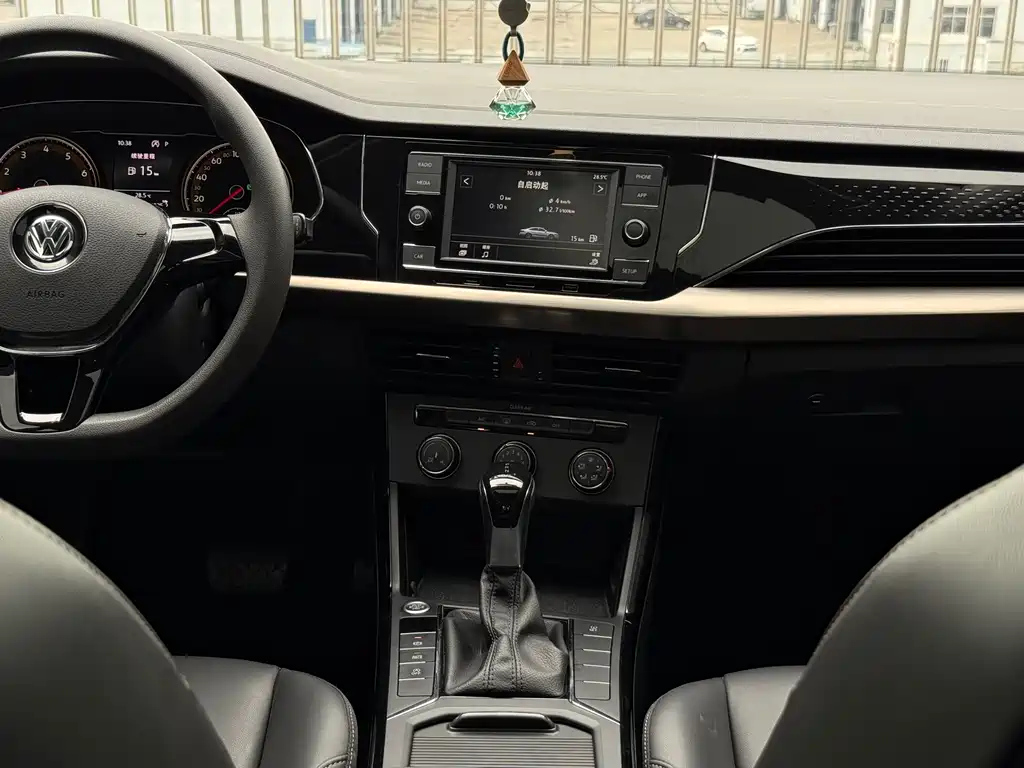 VOLKSWAGEN PASSAT 2021