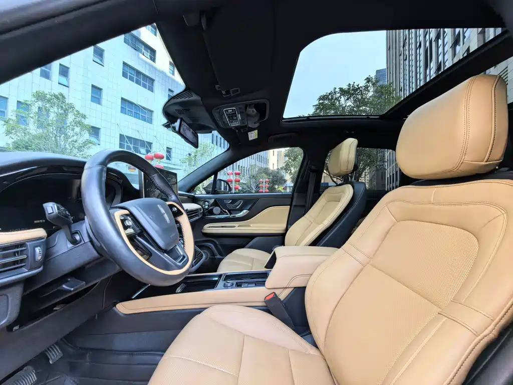 LINCOLN ADVENTURER 2022