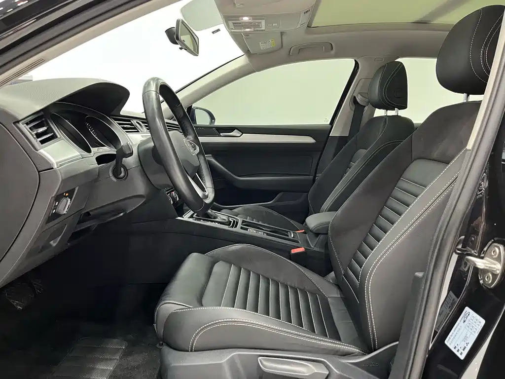 VOLKSWAGEN MAGOTAN 2020