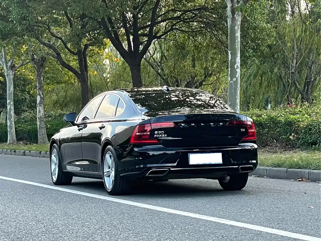 VOLVO S90 2017