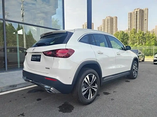 MERCEDES BENZ GLA 2024 YEAR GLA 200 2024