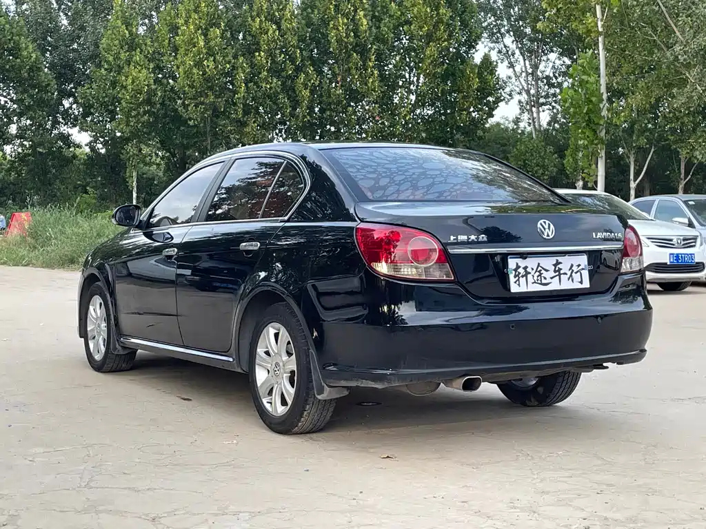 VOLKSWAGEN LAVIDA 2011