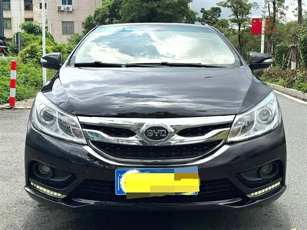 BYD SURUI 2015
