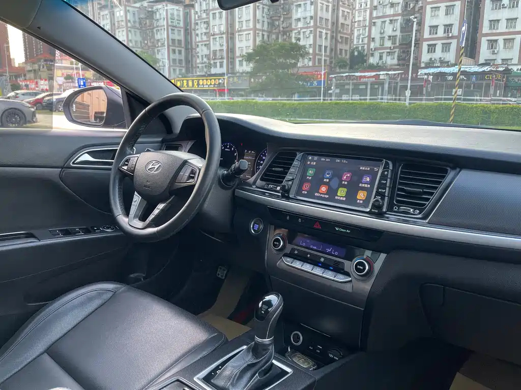 HYUNDAI MISTRA 2017