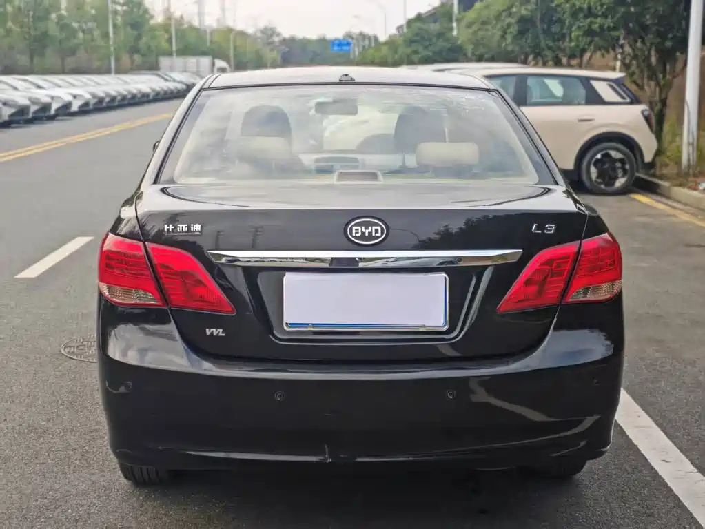 BYD L3 2013