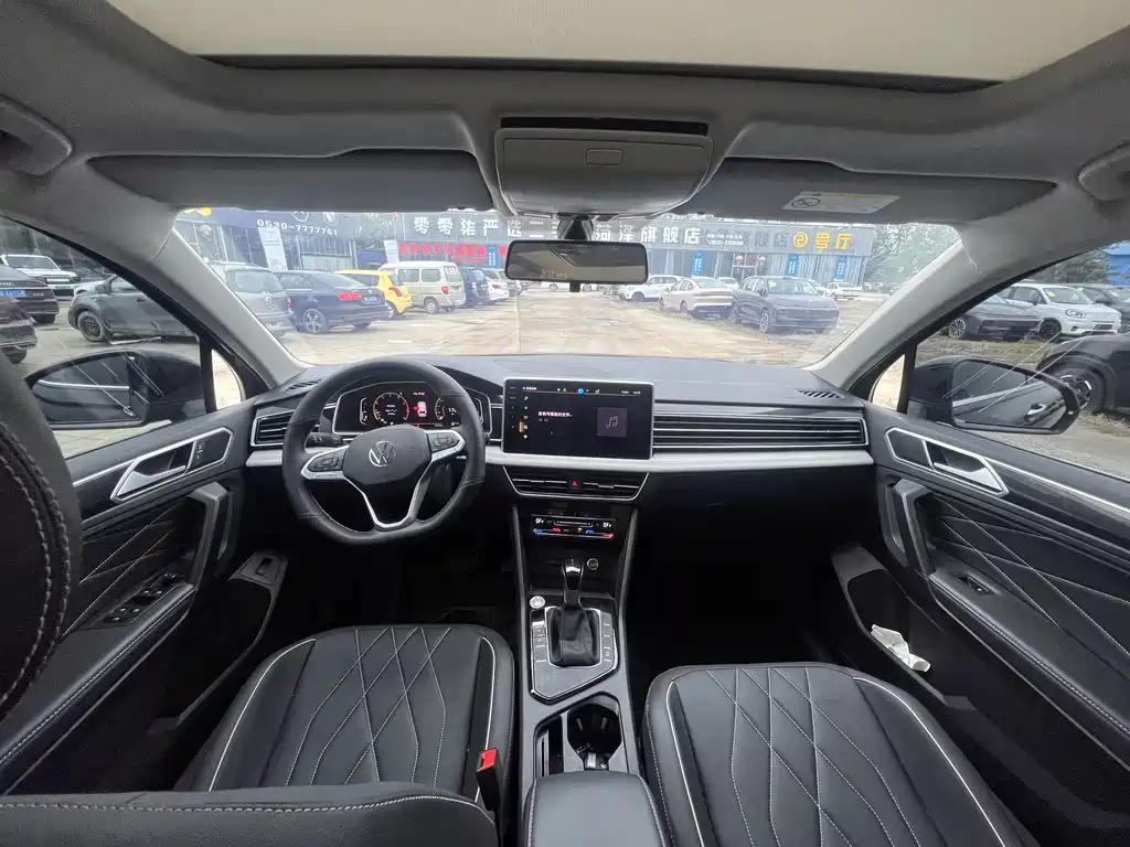 VOLKSWAGEN TIGUAN L 2024