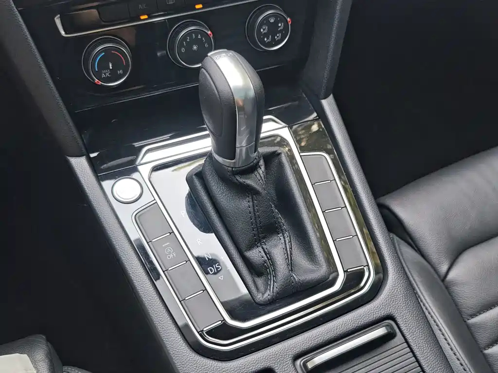 VOLKSWAGEN MAGOTAN 2018