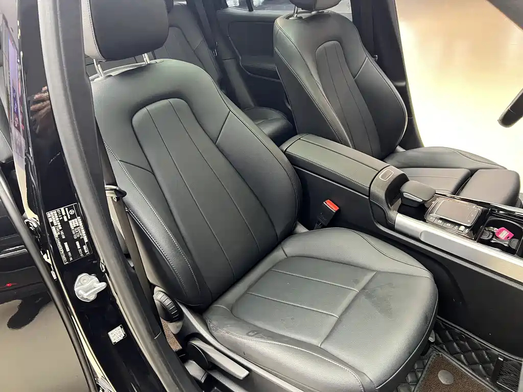 MERCEDES BENZ GLB 2024