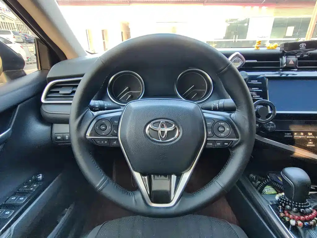TOYOTA CAMRY 2018