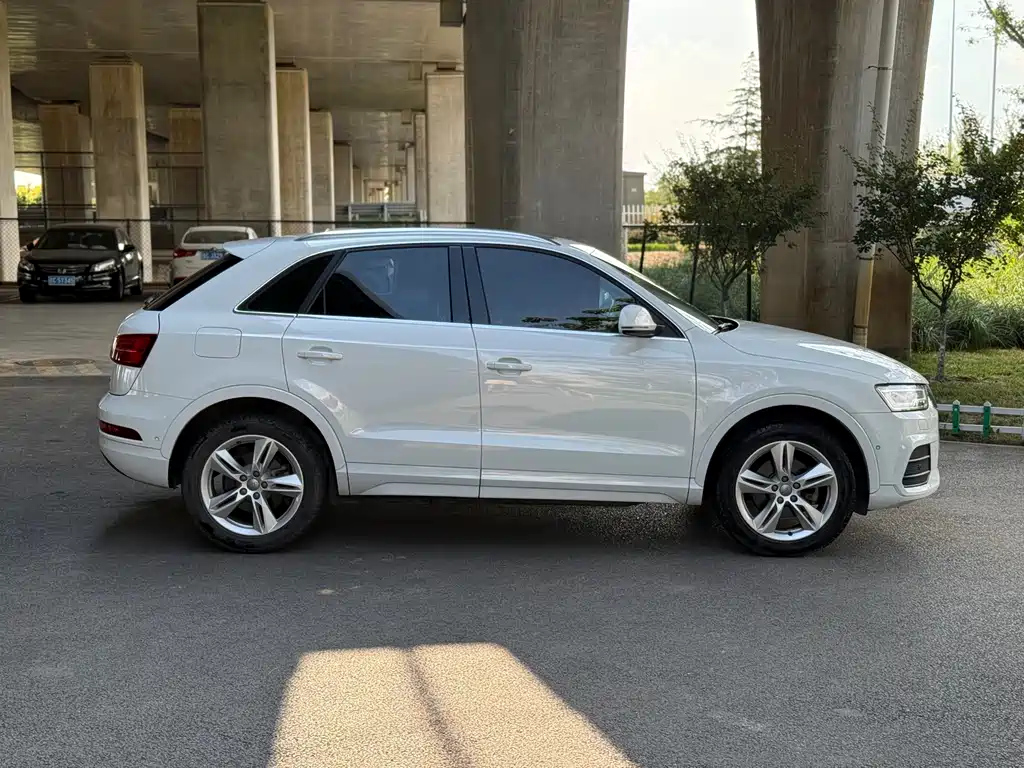 AUDI Q3 2017