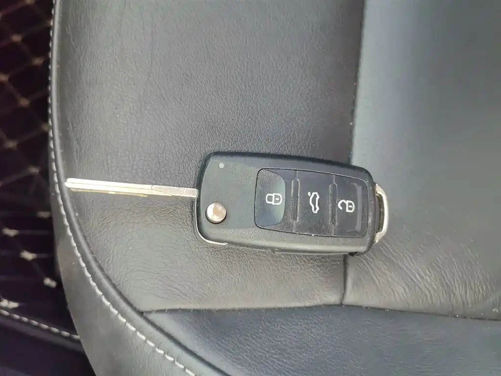 VOLKSWAGEN LAVIDA 2016