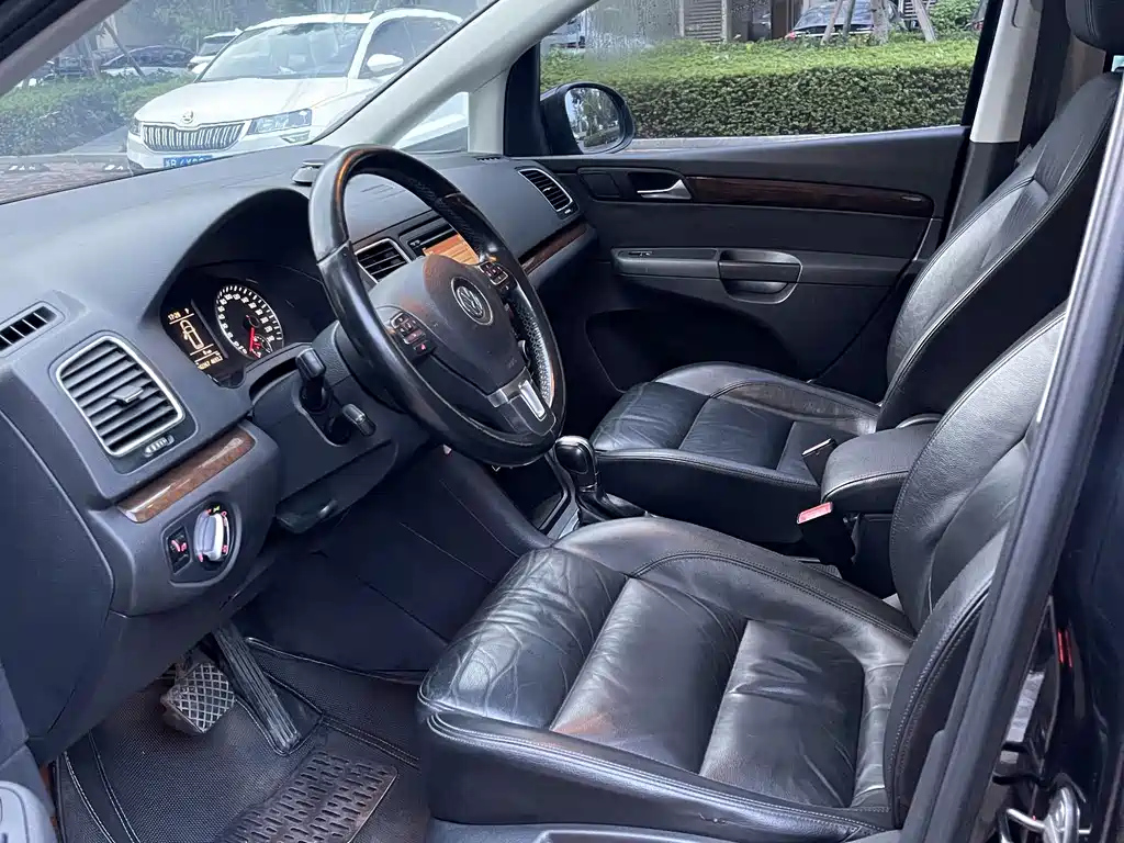 VOLKSWAGEN SHARAN 2012