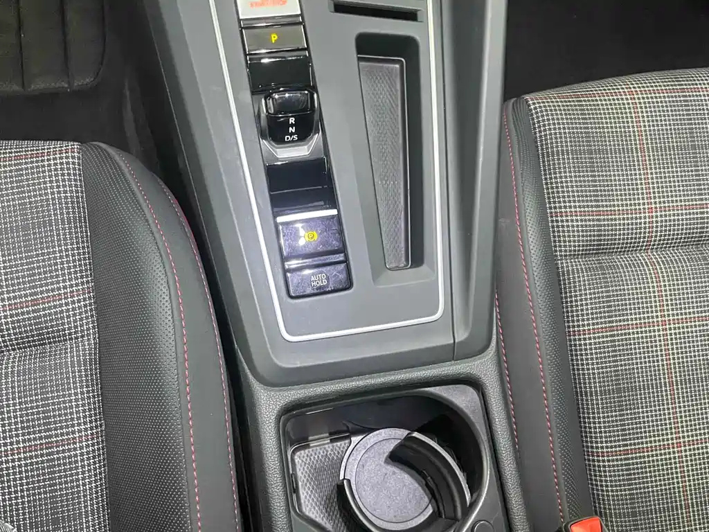 VOLKSWAGEN GOLF GTI 2021