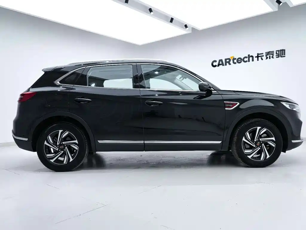 HONGQI HS5 2022