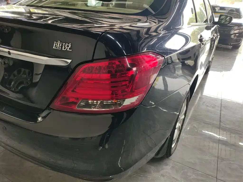 BYD SURUI 2014