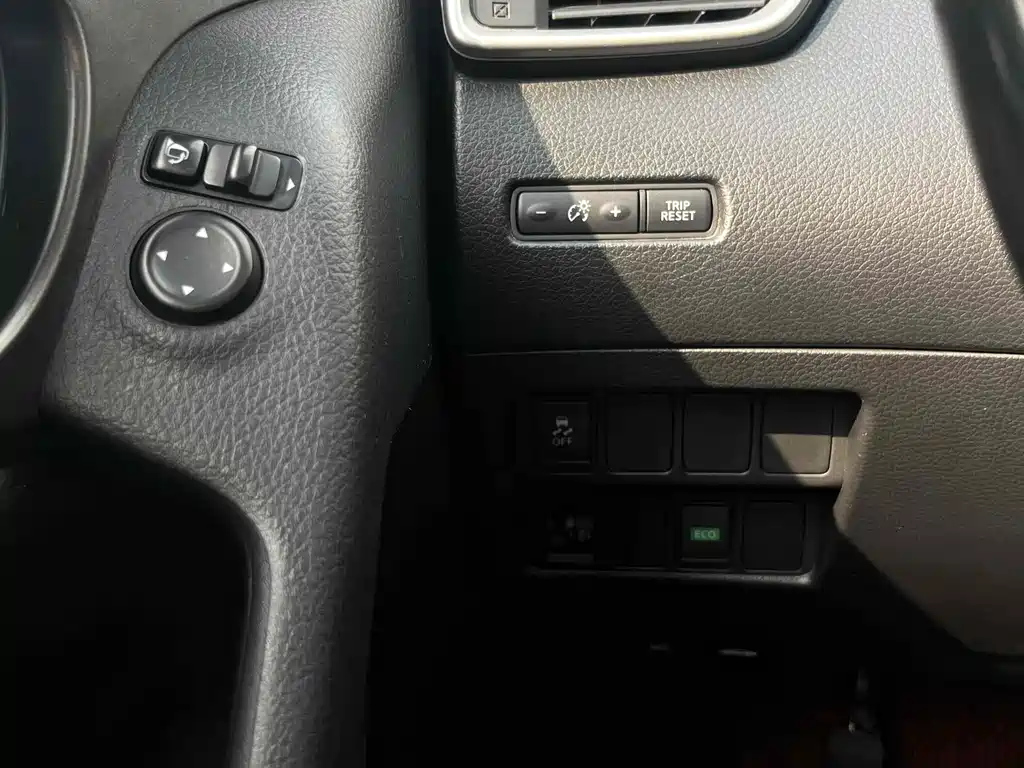 NISSAN X-TRAIL 2015