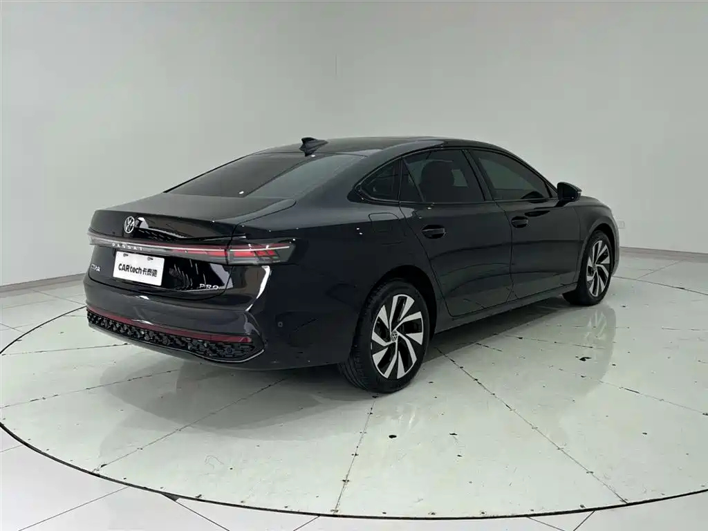 VOLKSWAGEN PASSAT 2025