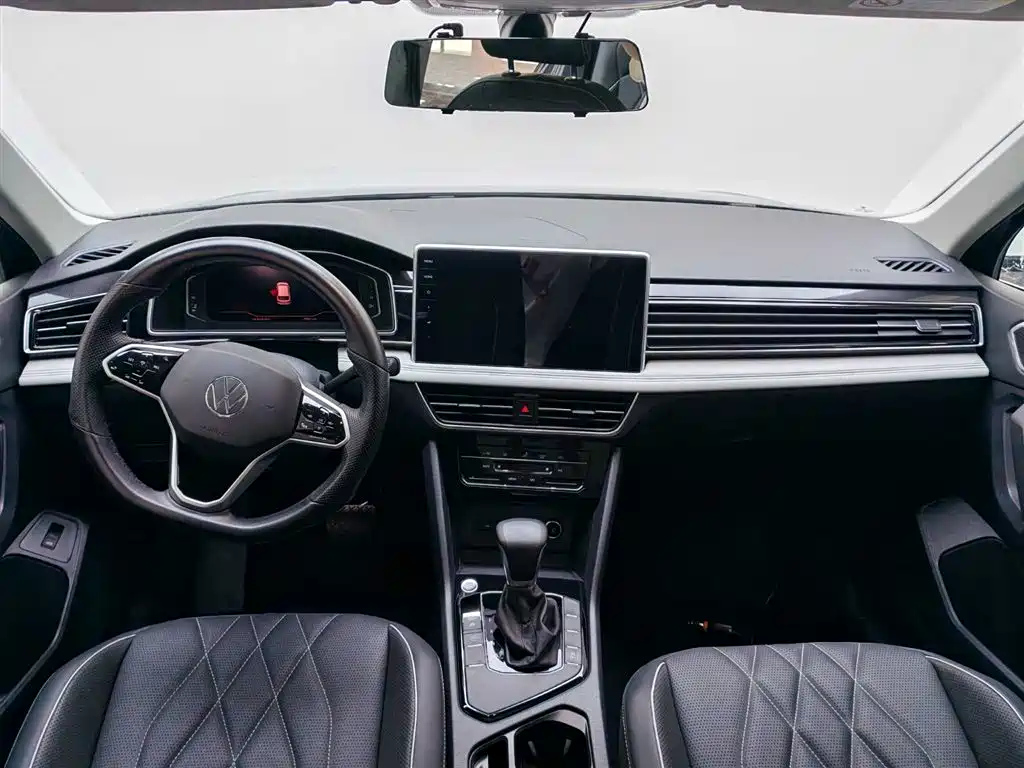 VOLKSWAGEN TIGUAN L 2022
