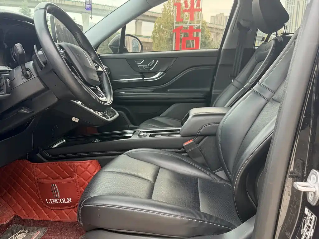 LINCOLN ADVENTURER 2022