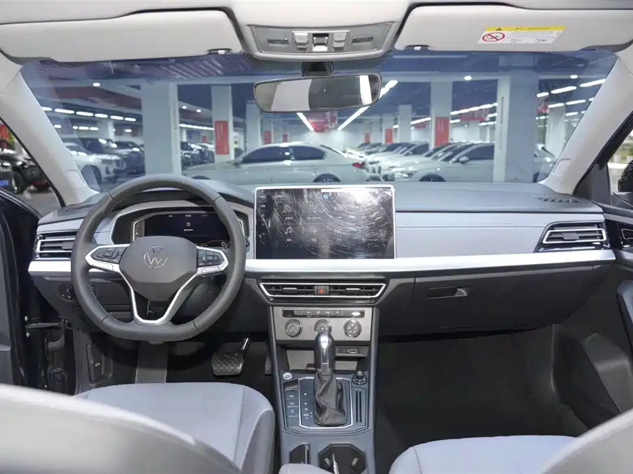 VOLKSWAGEN LAVIDA 2023