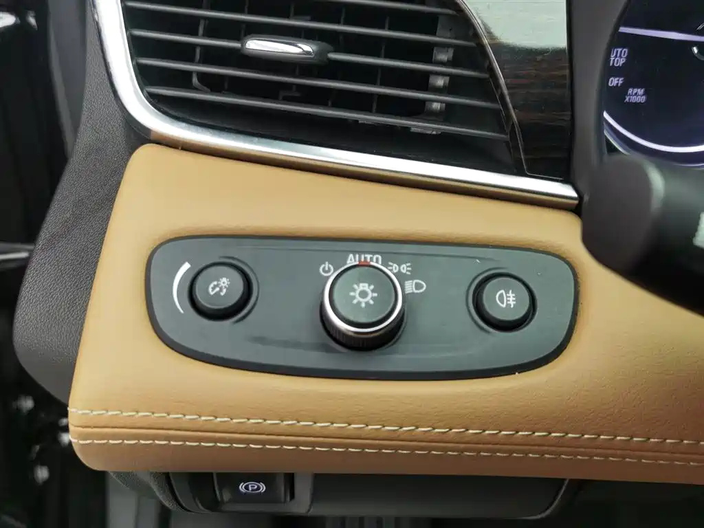 BUICK LACROSSE 2018