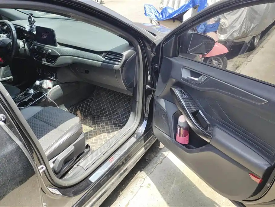 FORD FOCUS 2020