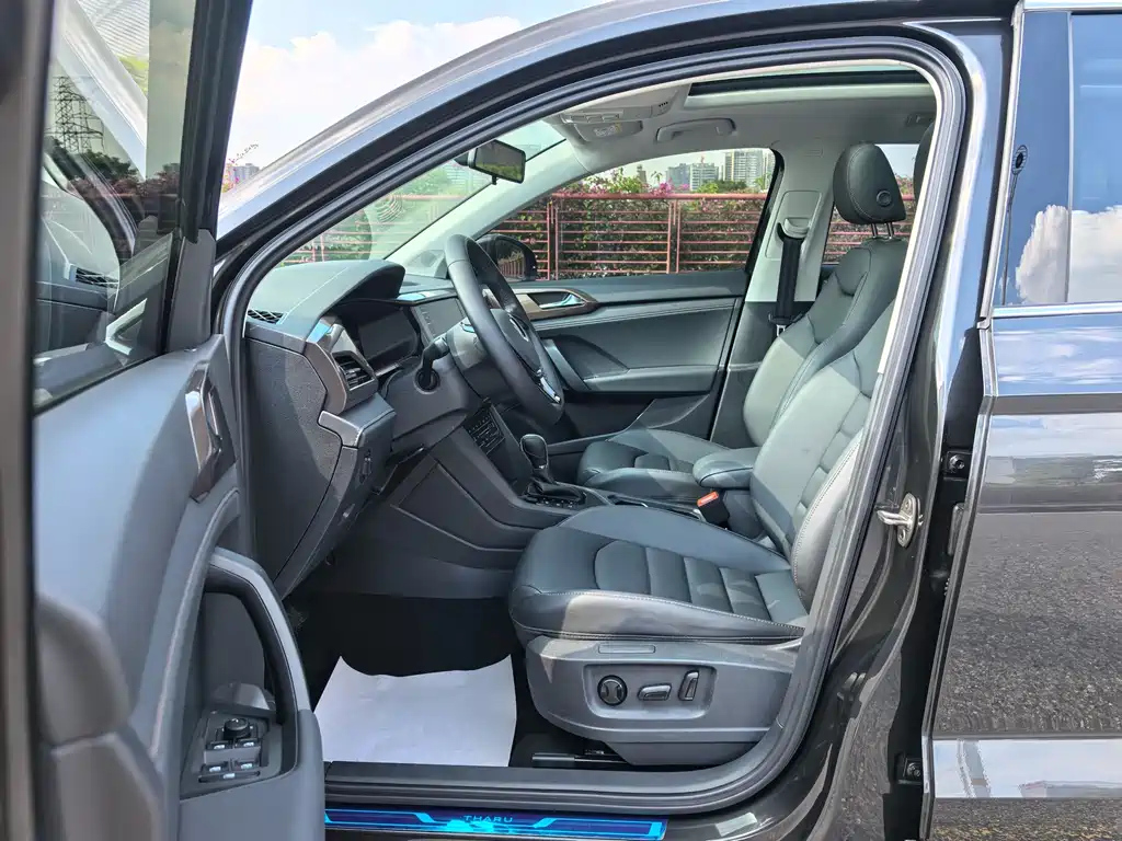 VOLKSWAGEN THARU 2022