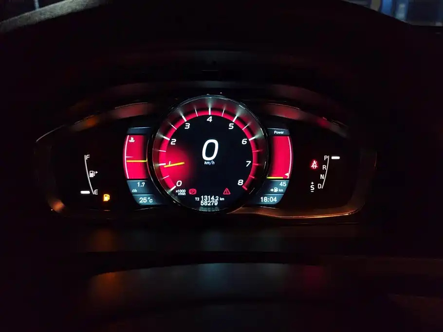 VOLVO V60 2014