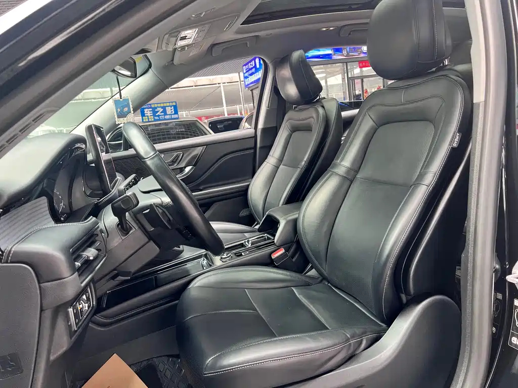 LINCOLN ADVENTURER 2020