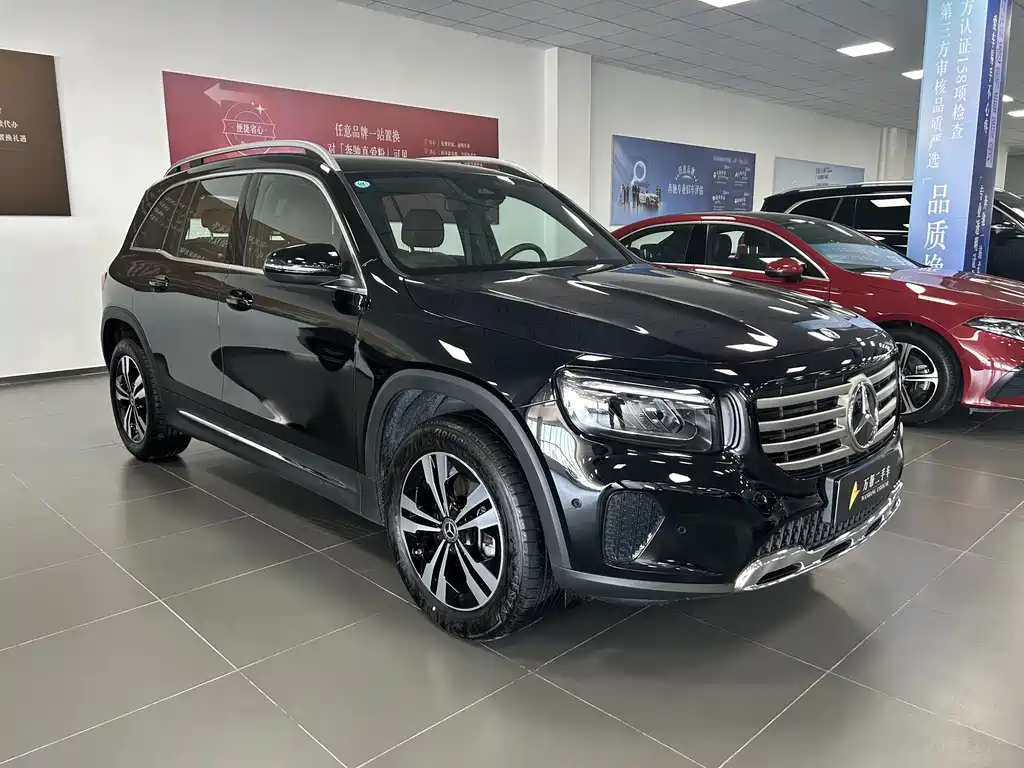 MERCEDES BENZ GLB 2024