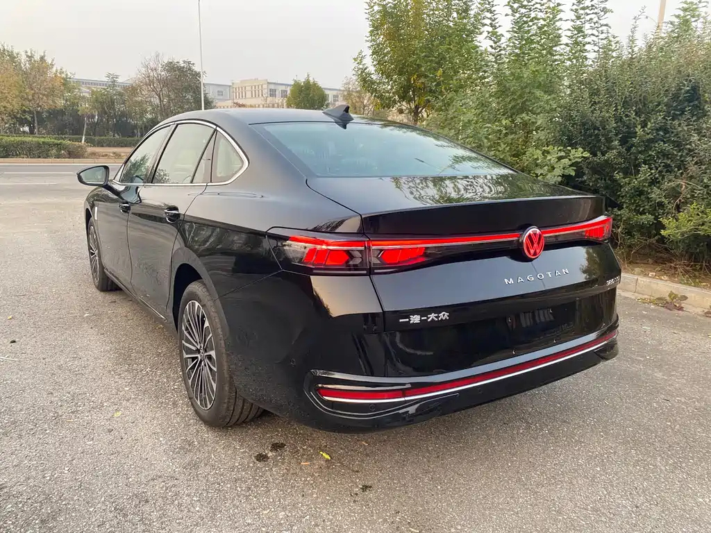 VOLKSWAGEN MAGOTAN 2025