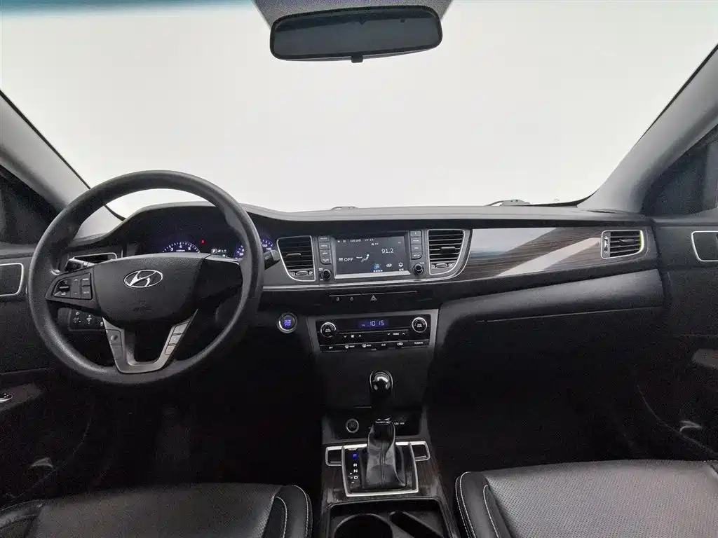 HYUNDAI MISTRA 2017