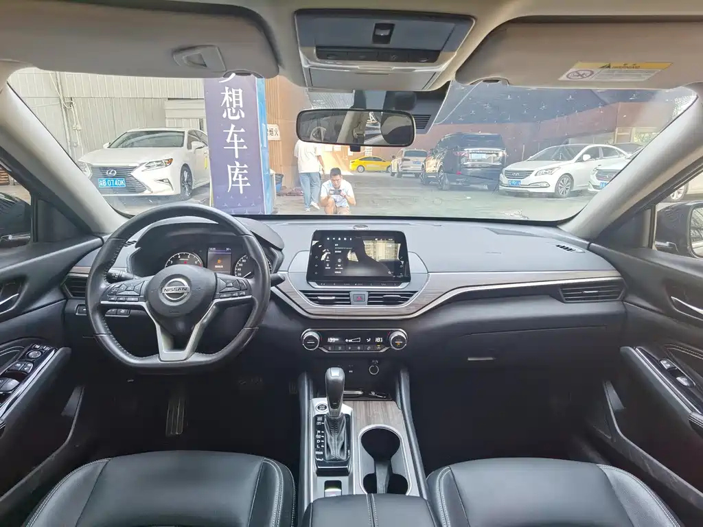 NISSAN TEANA 2021