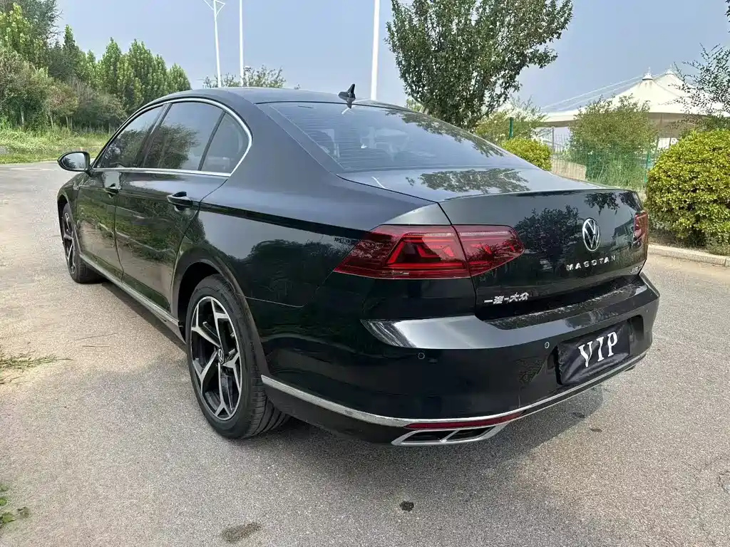 VOLKSWAGEN MAGOTAN 2023