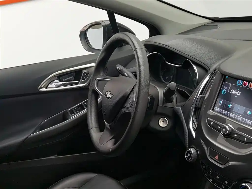 CHEVROLET CRUZE 2018