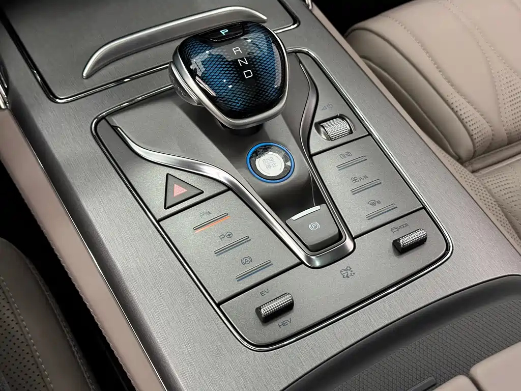 BYD TANG NEW ENERGY 2025