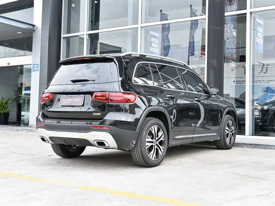 MERCEDES BENZ GLB 2024