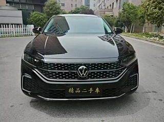 VOLKSWAGEN PASSAT 2024