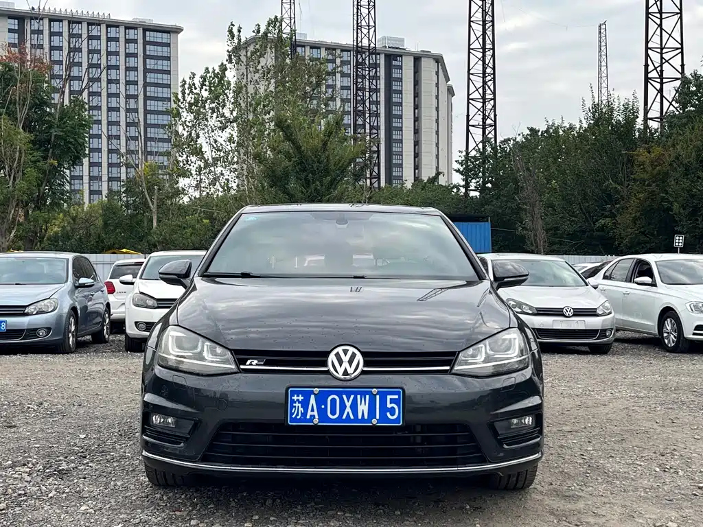 VOLKSWAGEN GOLF 2016