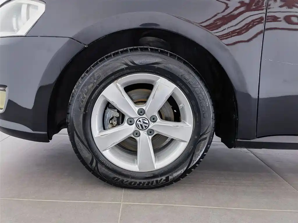 VOLKSWAGEN LAVIDA 2013