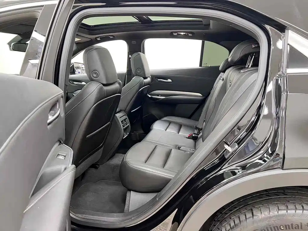 CADILLAC XT4 2021