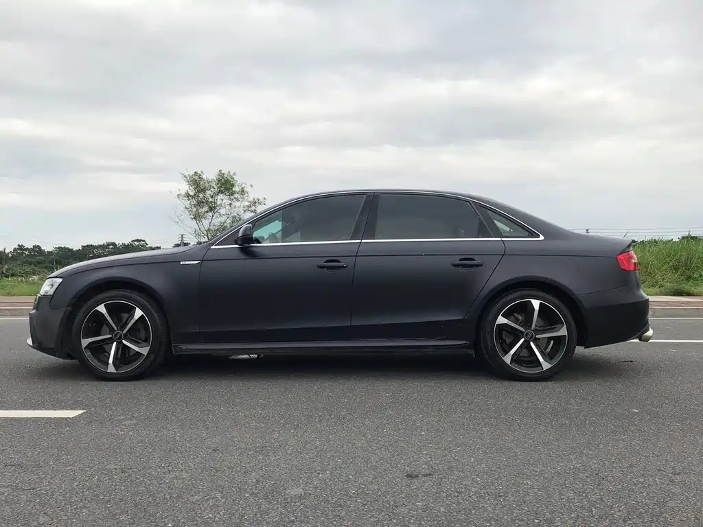 AUDI A4L 2012