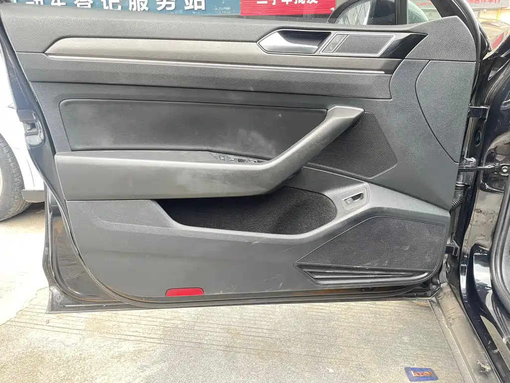 VOLKSWAGEN MAGOTAN 2020