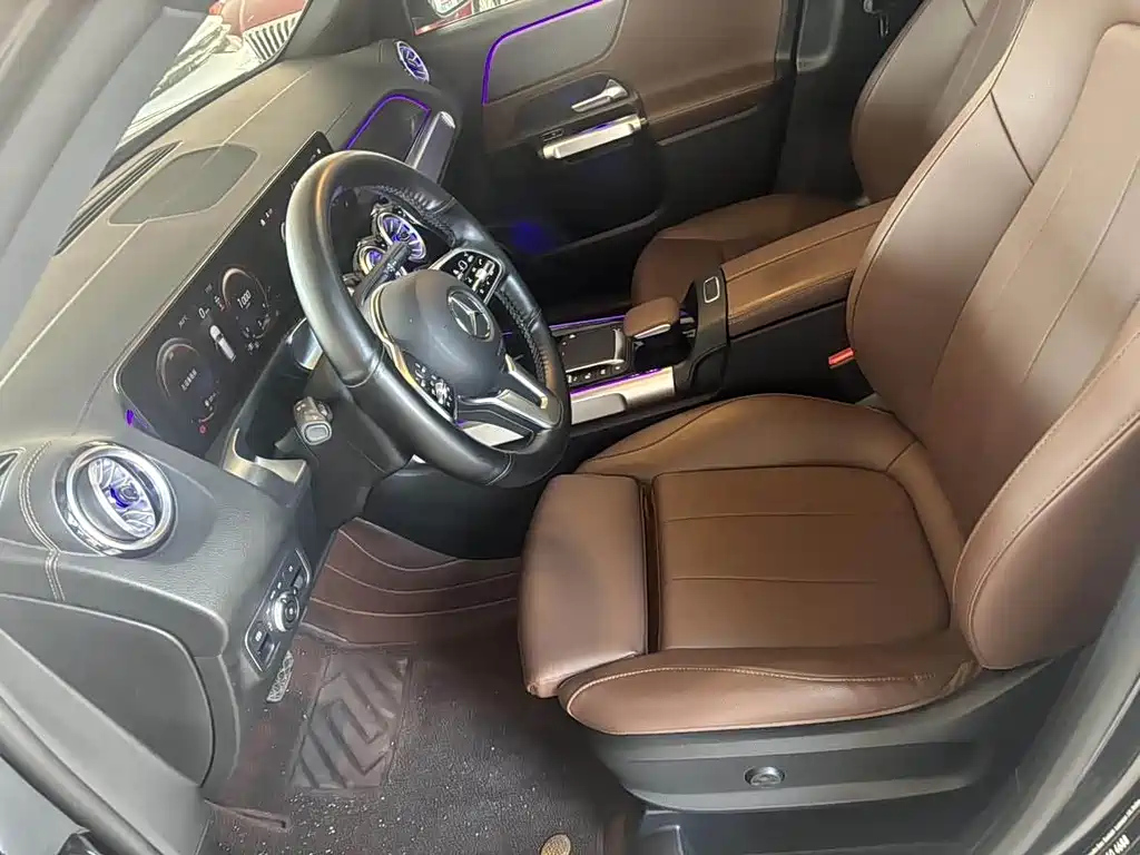 MERCEDES BENZ GLB 2023