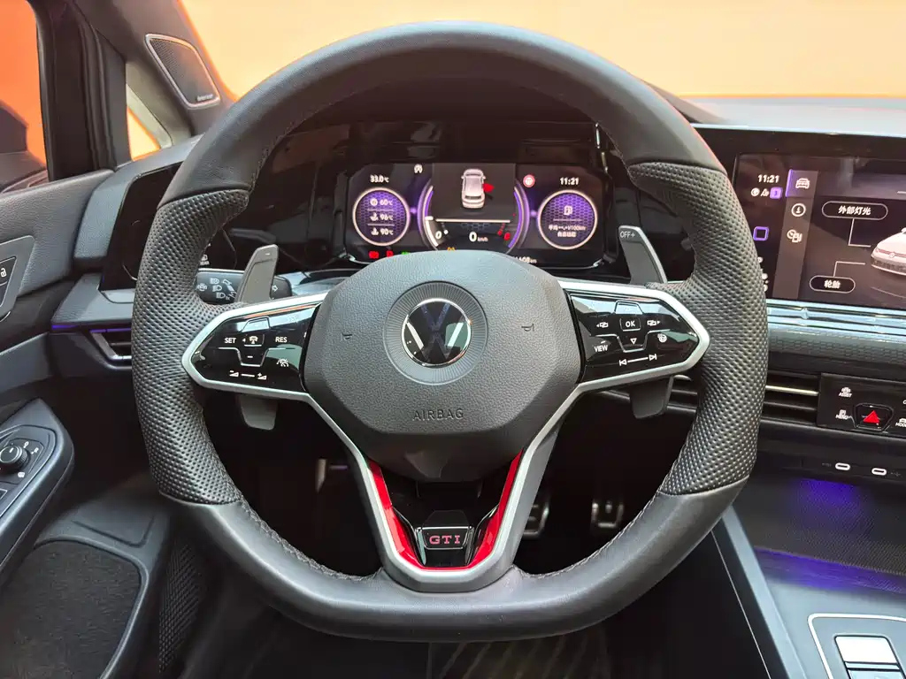 VOLKSWAGEN GOLF GTI 2021