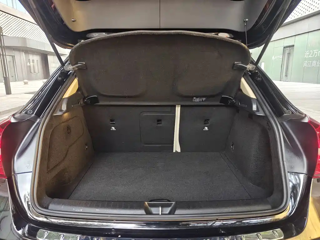 MERCEDES BENZ GLA 2021