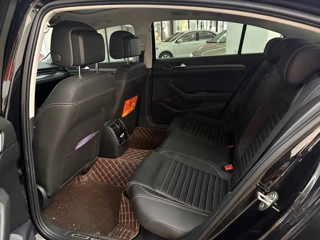 VOLKSWAGEN MAGOTAN 2021