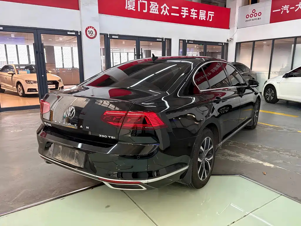 VOLKSWAGEN MAGOTAN 2021