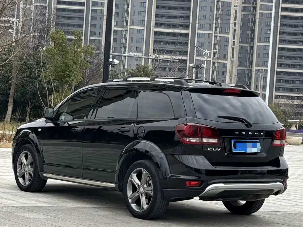 DODGE JCUV 2015