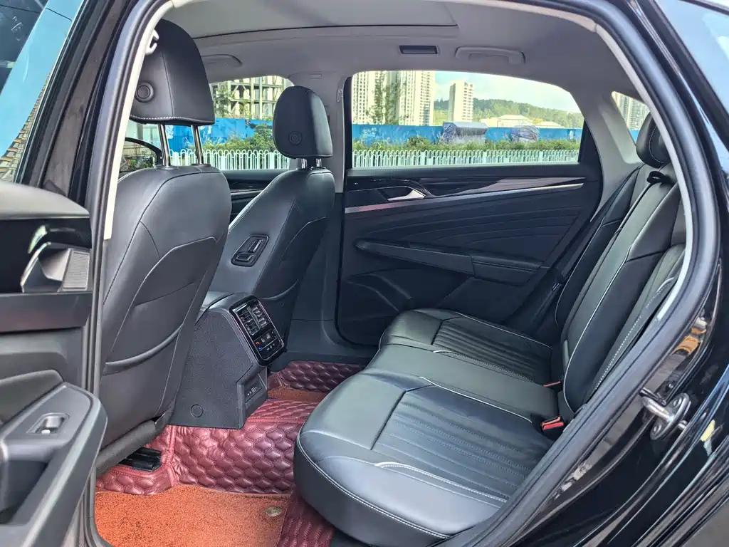 VOLKSWAGEN PASSAT 2021